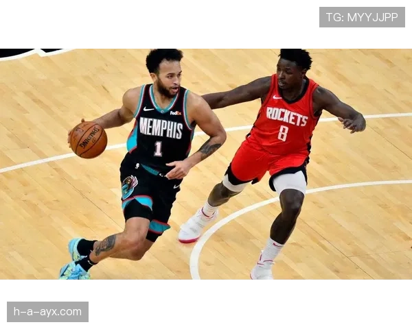 伊萨克逆境崛起，闪耀表现成为篮球新星